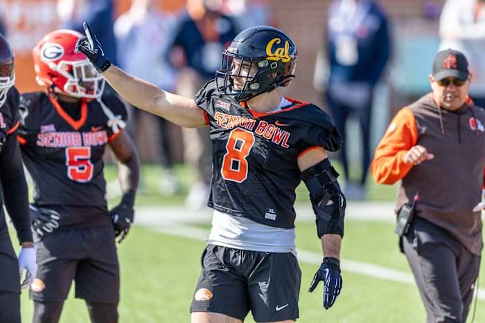 Jan 30, 2024; Mobile, AL, USA; American linebacker Jackson Sirmon of California (8) sets the defense during practice for the American team at Hancock Whitney Stadium.